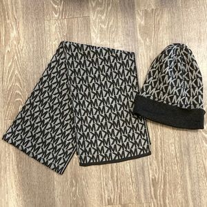 Like new Michael Kors Scarf and Hat set